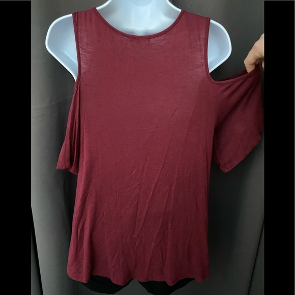 Woman’s top - Picture 3 of 4